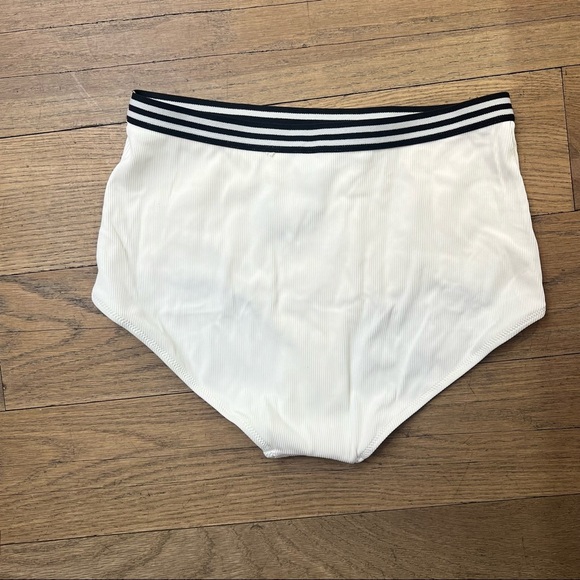 NWT Solid & Striped Bikini - Picture 4 of 15